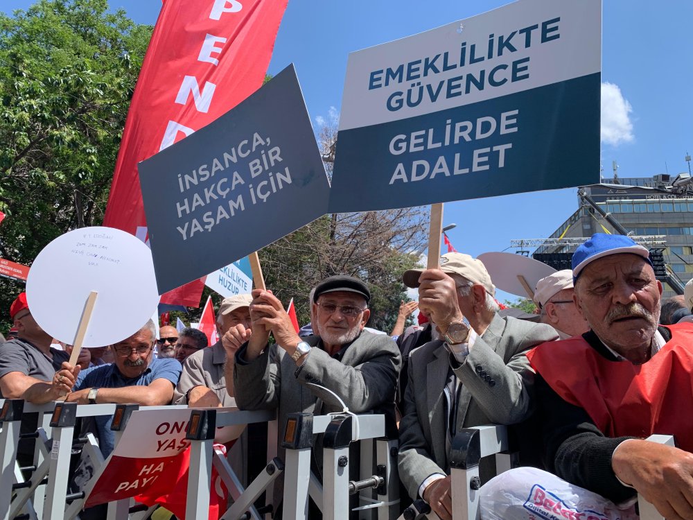 Özgür Özel: İktidar olduğumuzda en düşük emekli maaşı asgari ücret düzeyine çıkarılacak