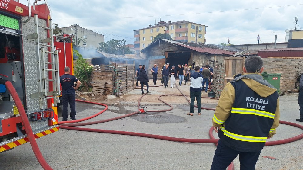 Kereste üretim tesisi ofisinde yangın!