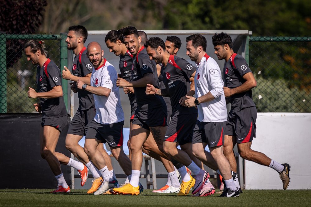 A Milli Futbol Takımı tam kadro çalıştı