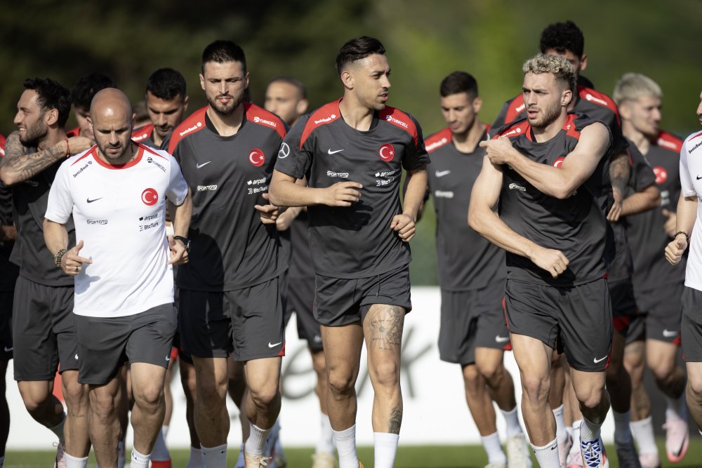 A Milli Futbol Takımı'nın İtalya maçı hazırlıkları tam gaz devam ediyor