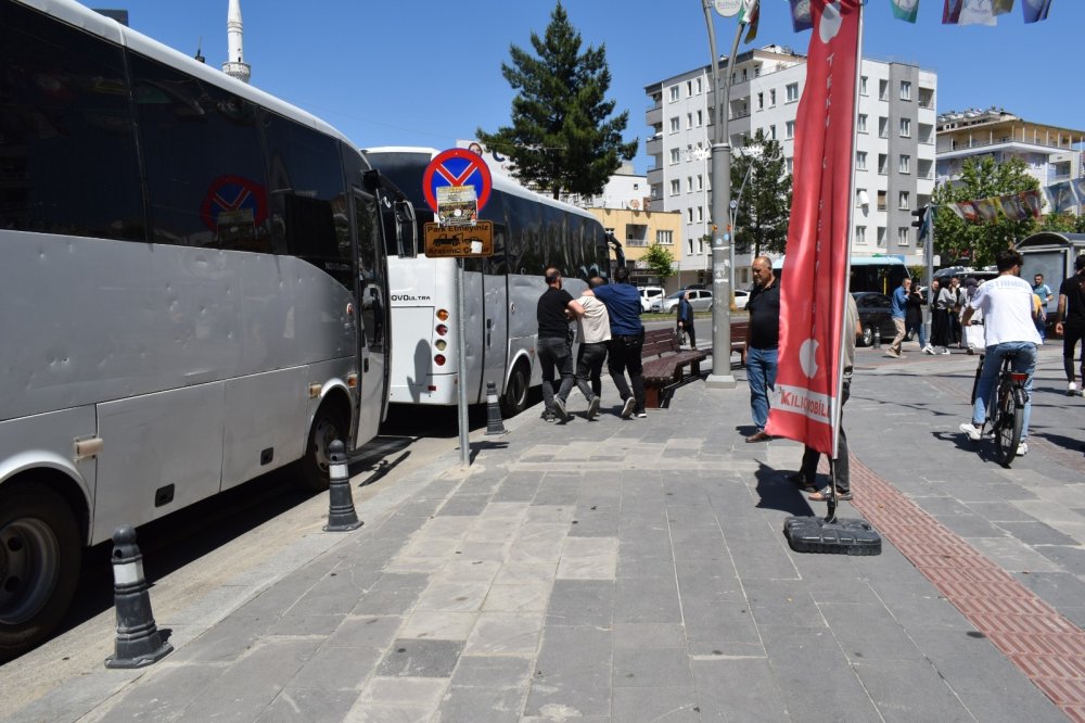 Batman'da kayyum protestosuna polis müdahalesi:Gözaltılar var