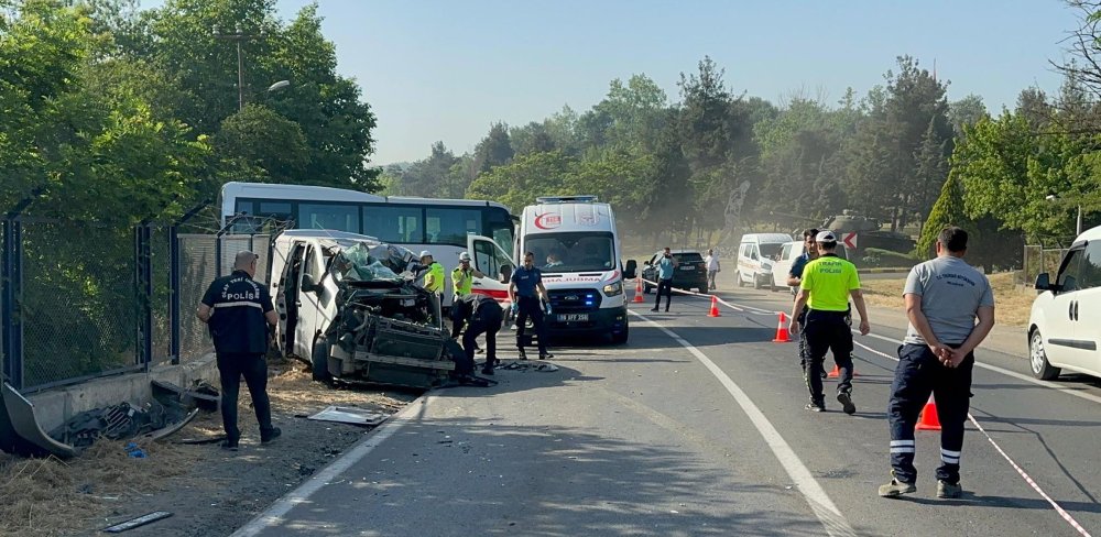 Tekirdağ'da feci kaza! İşçi servis midibüsü ile minibüs çarpıştı: Ölü ve yaralılar var