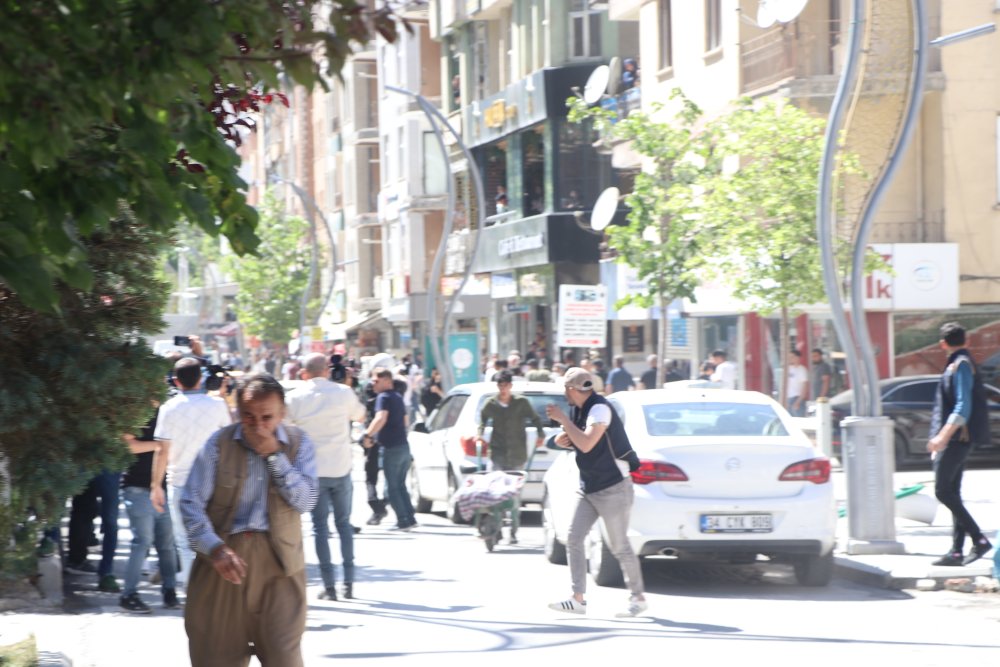 Hakkari'de kayyım protestosuna polis müdahalesi