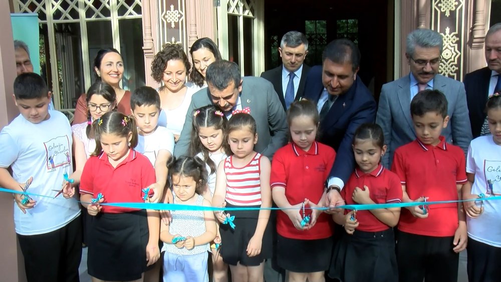 Milli Eğitim Bakanı Tekin İstanbul Çocuk Yazarlar Okulu'nun açılışına katıldı