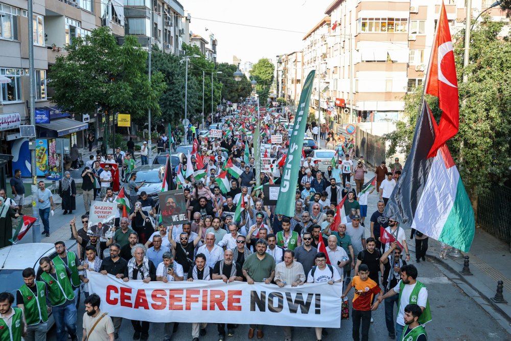 Pendik’te Gazze’ye destek yürüyüşü düzenlendi