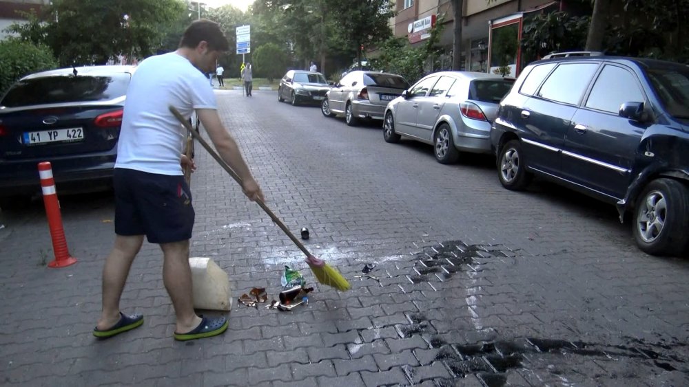 İstanbul'da kaza! Park halindeki araçlara çarpıp kayıplara karıştı