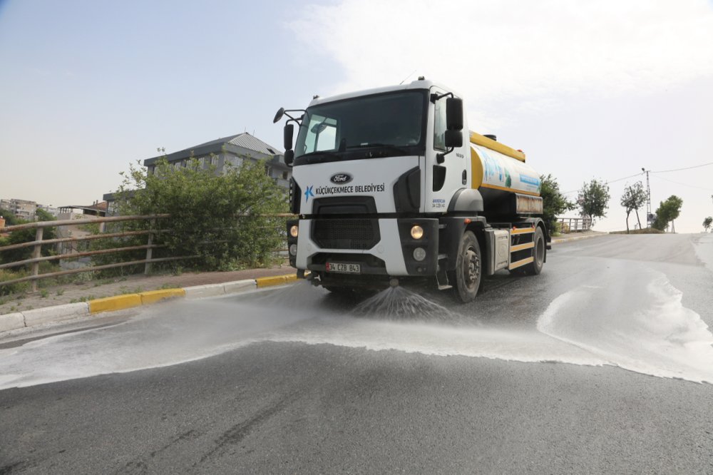 Küçükçekmece’de bayram hazırlıkları sürüyor