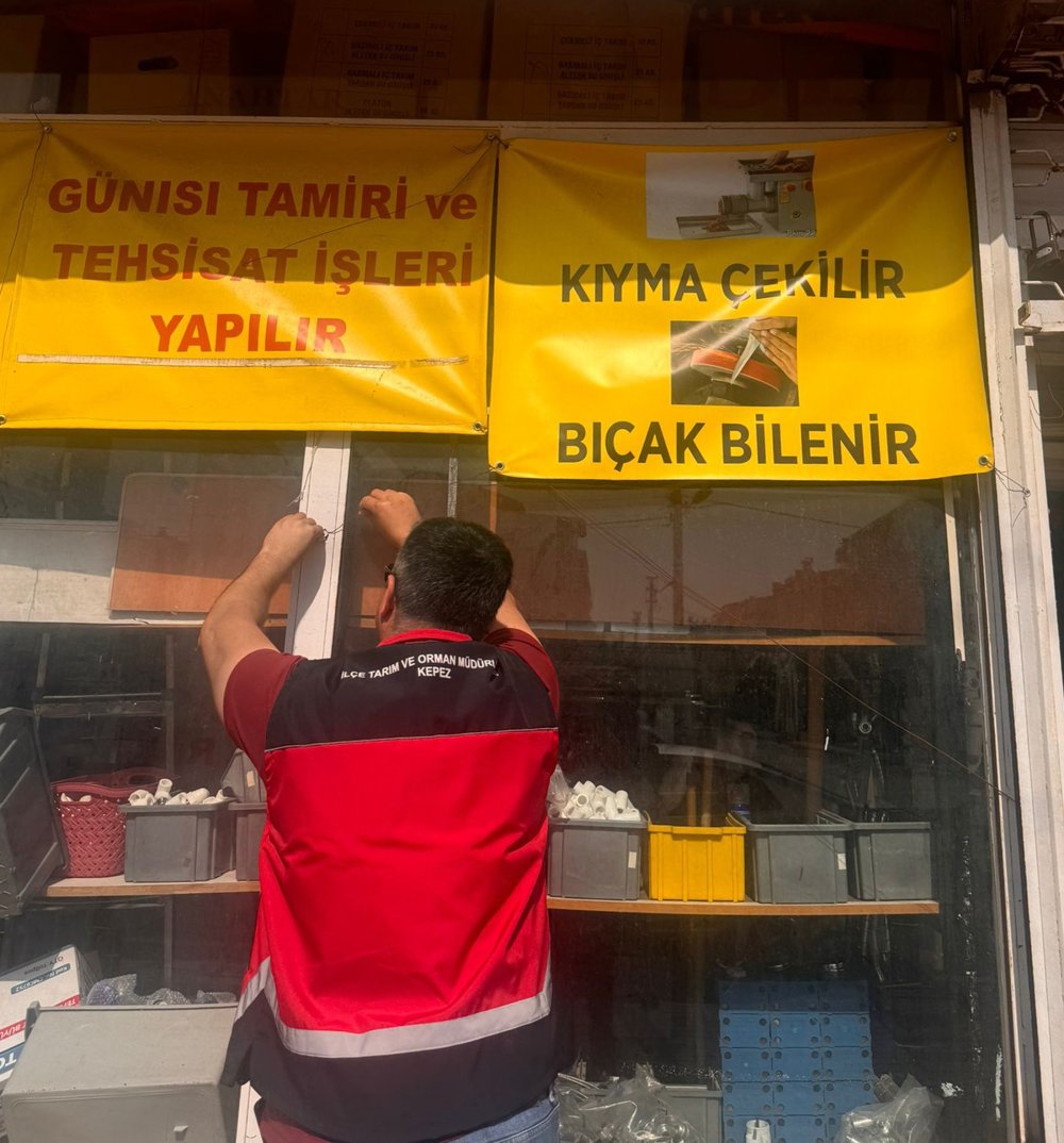 Nalburda 'kıyma çekilir' afişi!