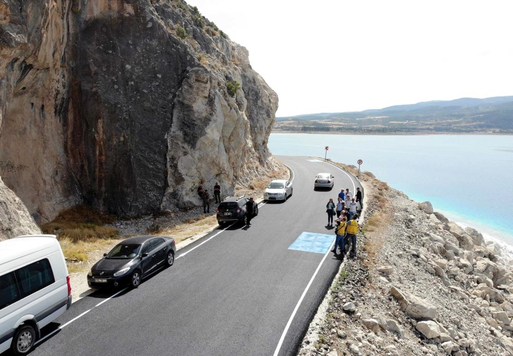 Salda Gölü'ne asfalt yol! Çevrecilerden büyük tepki!