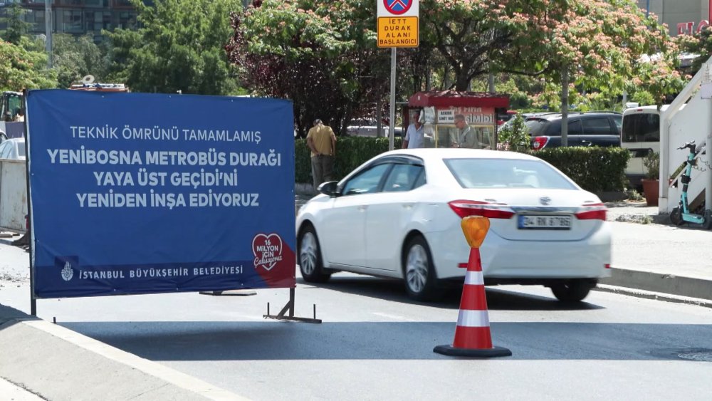 Yenibosna Metrobüs İstasyonu'nda çalışma başladı