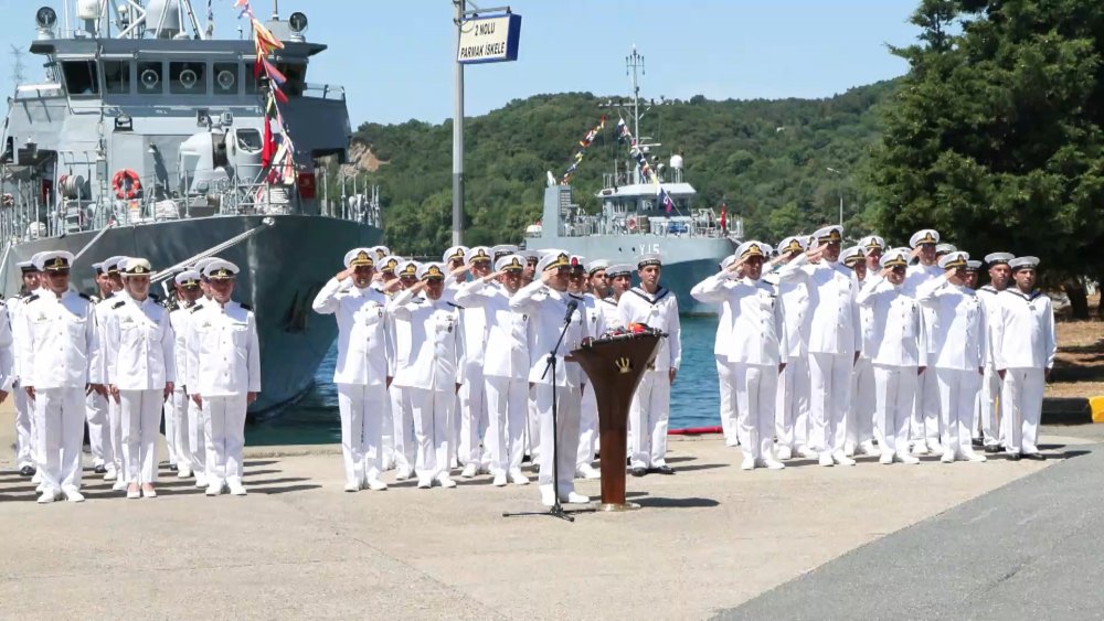 Türkiye, Bulgaristan ve Romanya mayın imha gemileri İstanbul Boğazı'nda bir araya geldi