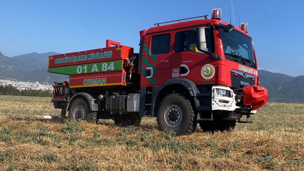 Osmaniye’de anız yangını ormana sıçramadan son anda engellendi