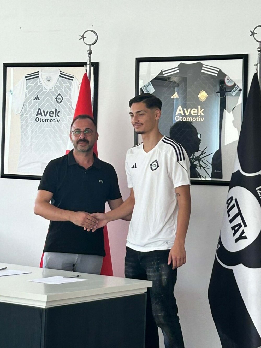 Altay, Toygar Ekinci'yle imzaları attı