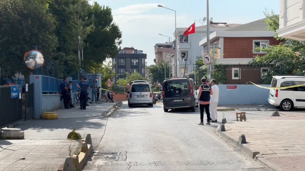 Küçükçekmece’de akrabalar arasında kız meselesi kavgası: 10 kişi yaralandı