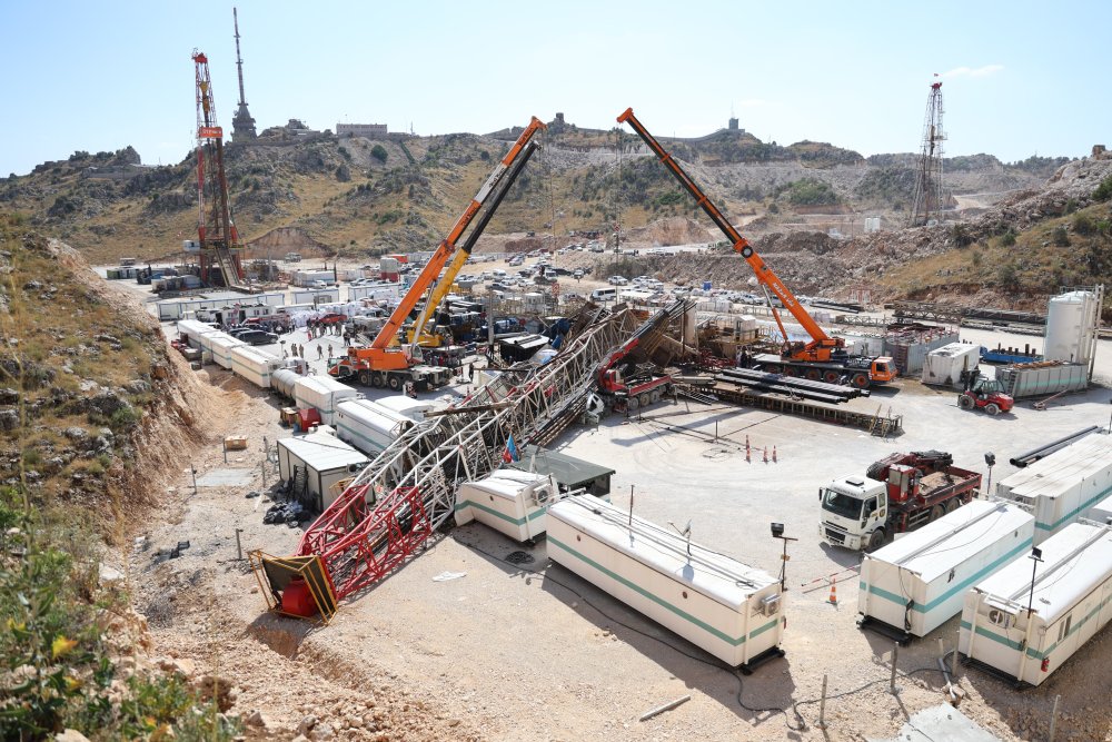 Gabar Dağı'ndaki korkunç kaza! Sondaj kulesi devrildi: ölü ve yaralılar var