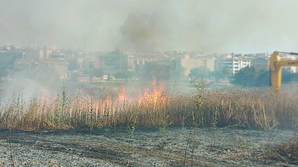 Silivri'de 10 dakika arayla iki yangın çıktı