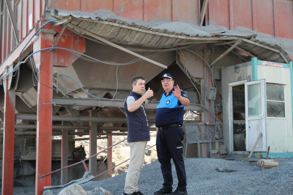 Sultangazi'de taş ocaklarında saha denetimi yapıldı