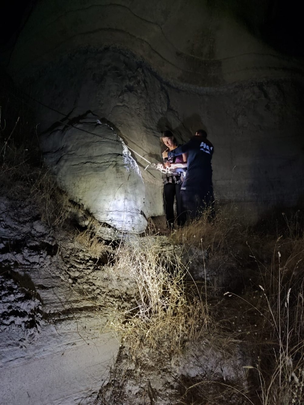 Kapadokya'da girdikleri vadide kaybolan turistler saatler sonra kurtarıldı