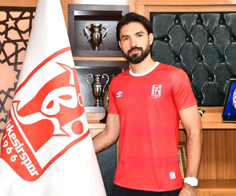 Balıkesirspor Mert Tekin ve Volkan Altınsoy ile anlaşmaya imzaladı