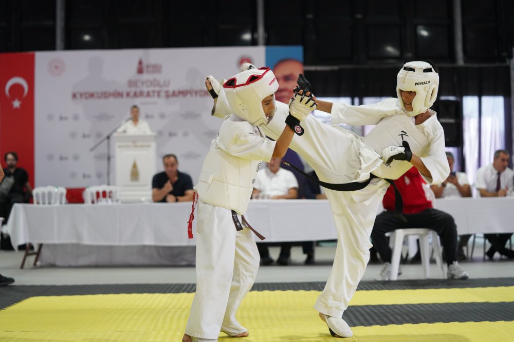 Beyoğlu’nda Kyokushin Karate Şampiyonası düzenlendi