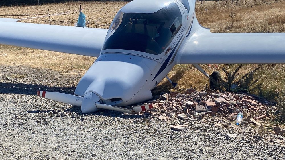 Çanakkale'de sert iniş yapan eğitim uçağındaki pilotların kimlikleri belli oldu