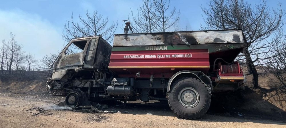 Çanakkale'de orman yangınında arazöz yandı