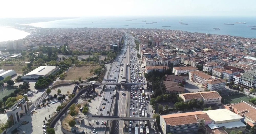 Metrobüs hattı "Beyaz Yol" yoğunluğu