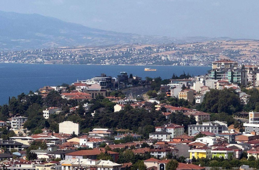 Marmara'da tsunami oluşabilecek 3 bölge açıklandı!