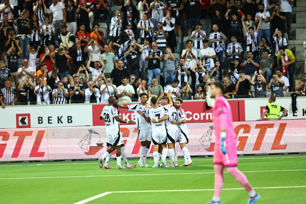 Beşiktaş'ta hücum var, defans yok