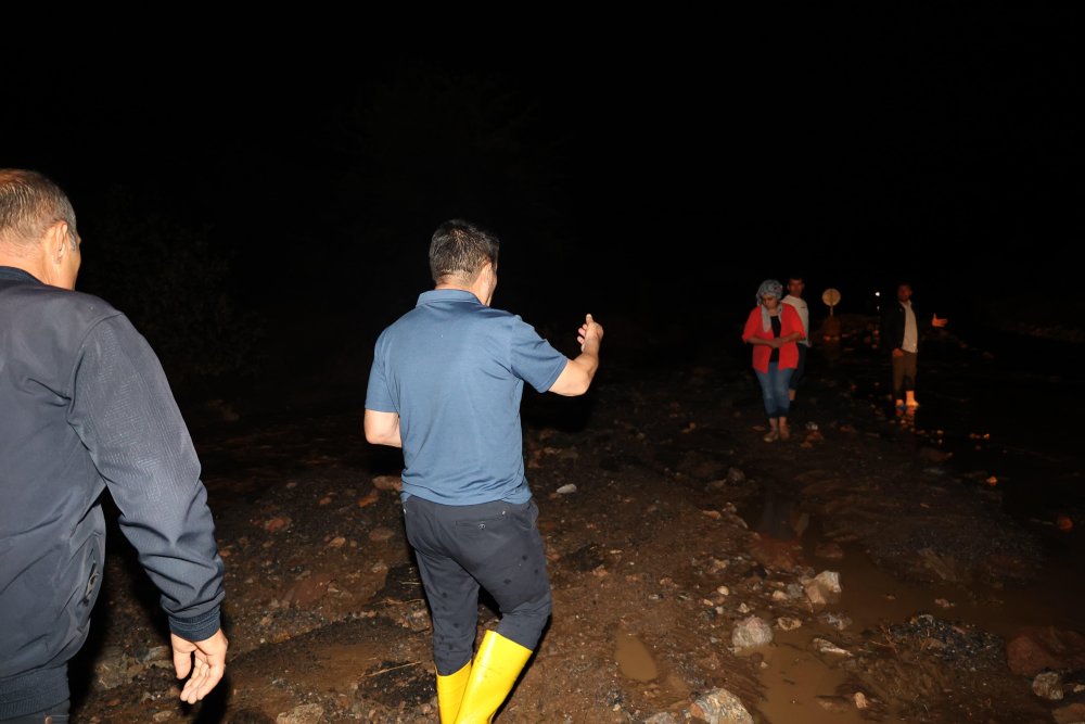 Sağanak sel ve heyelanın olduğu Kayseri'de, kayıp kişiyi arama çalışmaları sürüyor