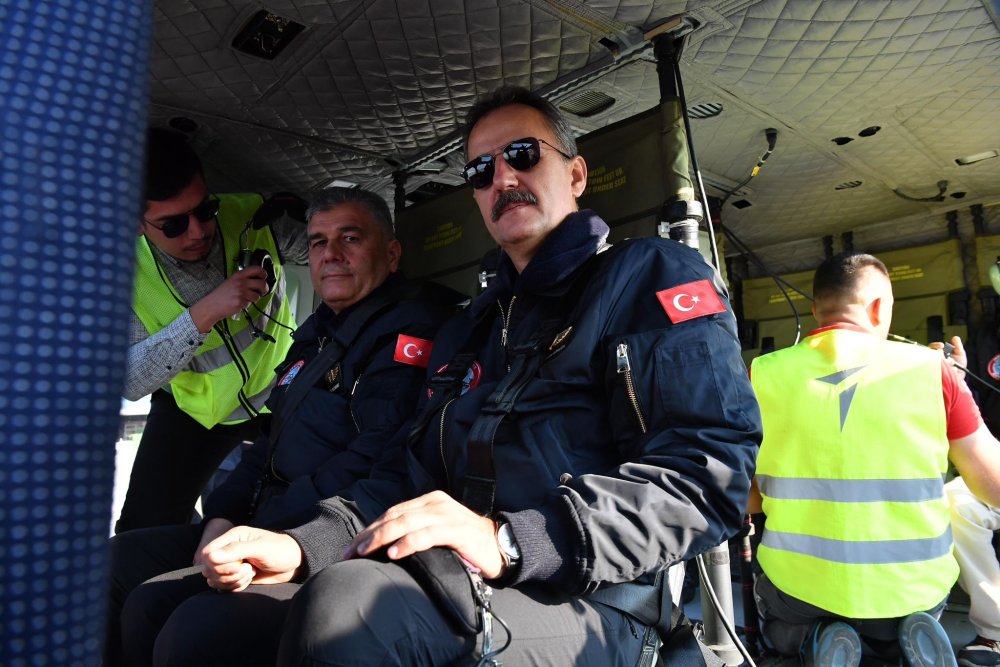 30 Ağustos kutlaması: Orgeneral Çardakcı ve Haluk Görgün, Gökbey helikopteriyle uçtu