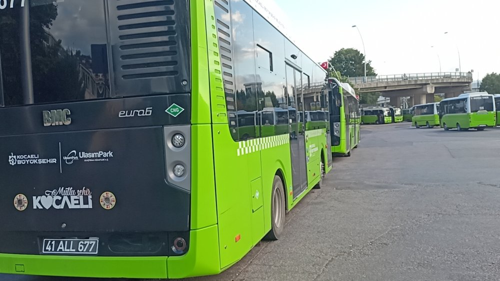 Kocaeli otobüsünden mesaj: 'Acilen yolcuları indirin canlı bomba tehlikesi var'