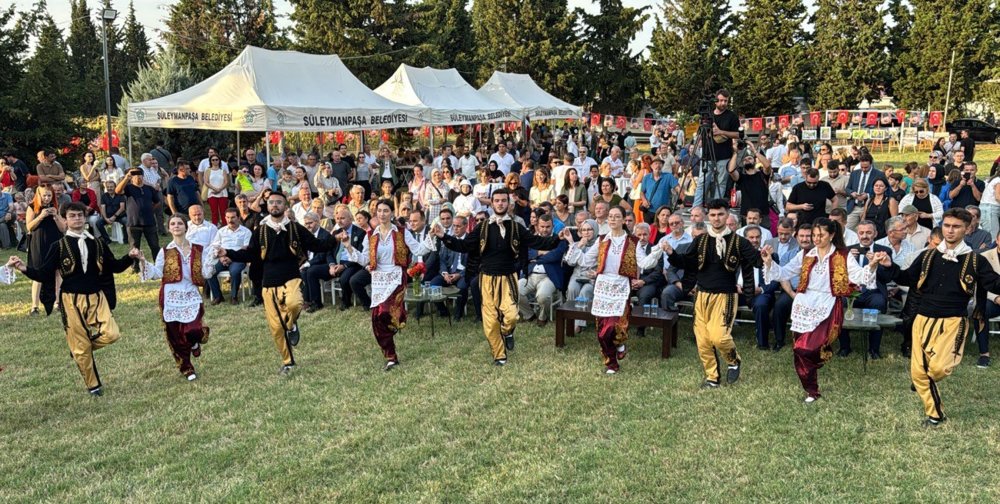 Bağ Bozumu Şenliği başladı, tarlalarda üzümler toplandı