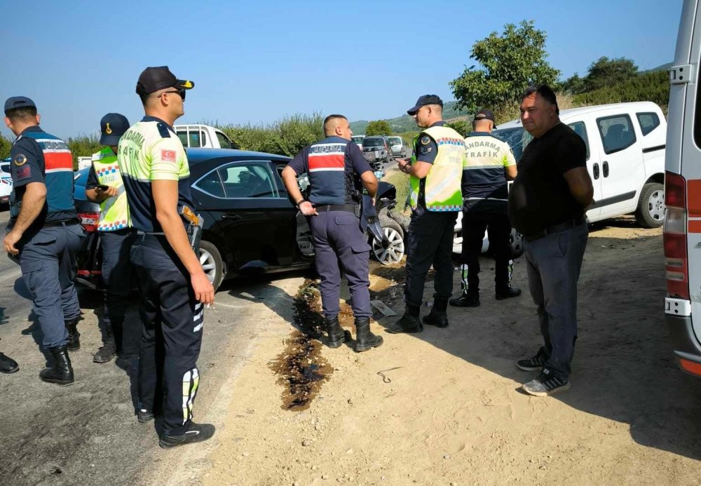 İznik Kaymakamı Arif Karaman trafik kazası geçirdi: Yaralılar var