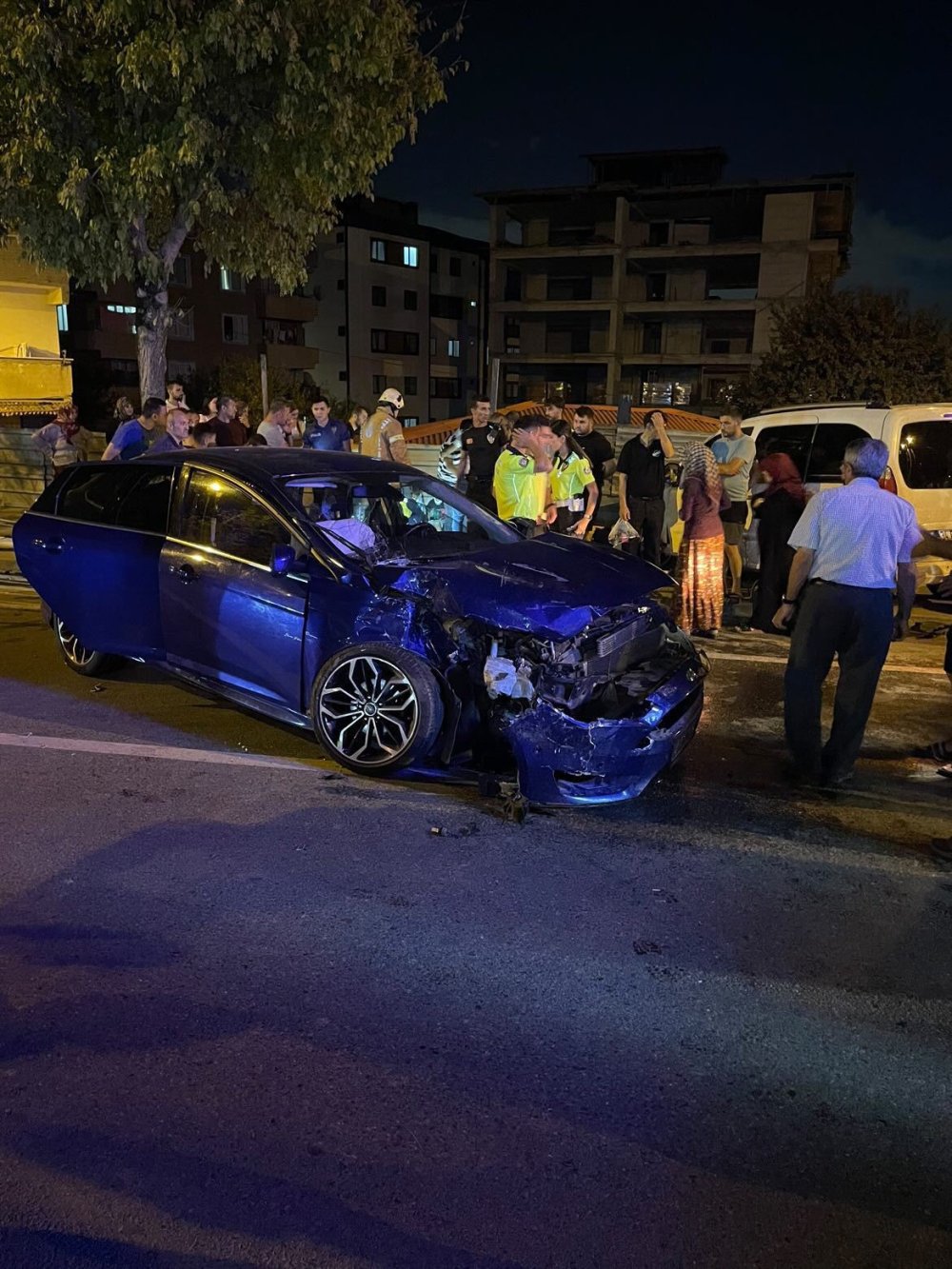 Sancaktepe'de feci kaza: 2'si çocuk 6 yaralı!