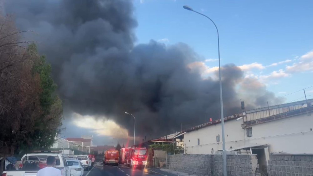 Kayseri'de keçe fabrikasında büyük yangın!