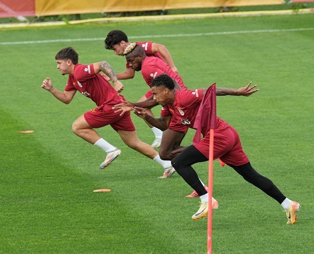 Galatasaray'da Fenerbahçe derbisi hazırlıkları başladı