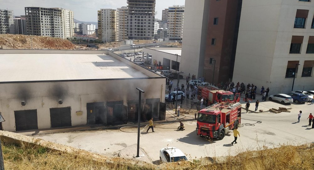 Eğitim ve Araştırma Hastanesi'ndeki trafoda yangın çıktı