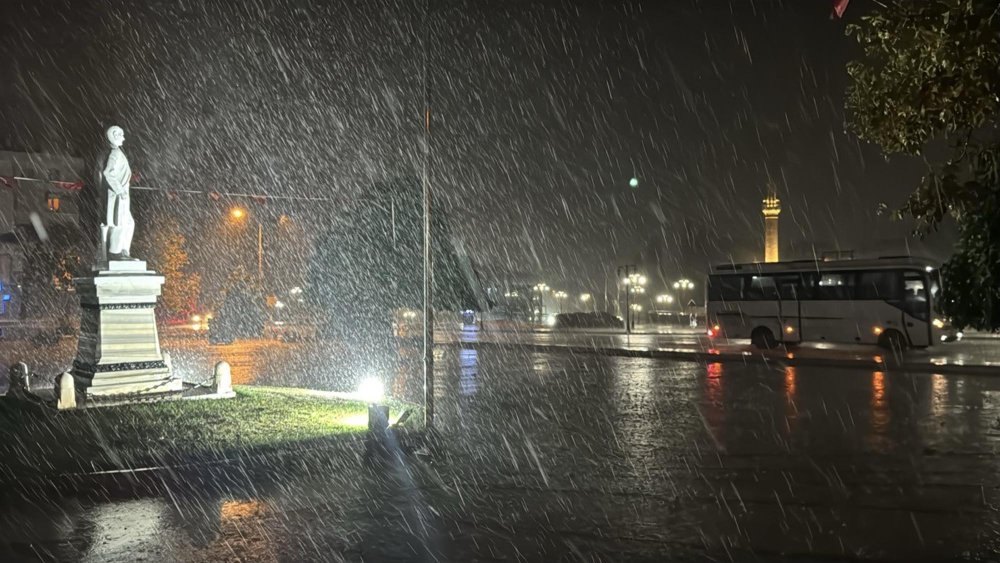 Marmara'nın batısında beklenen sağanak başladı