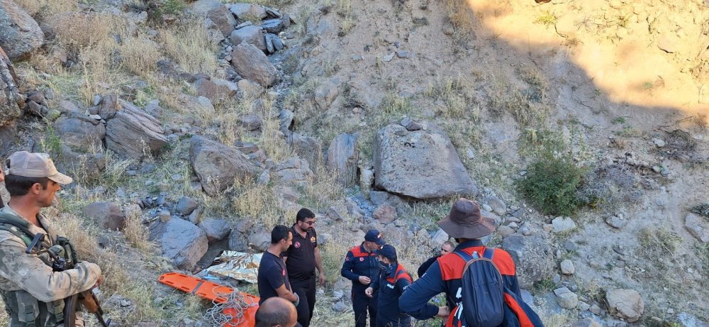 Van'da kayıp olan 86 yaşındaki yaşlı adamın cesedi derede bulundu