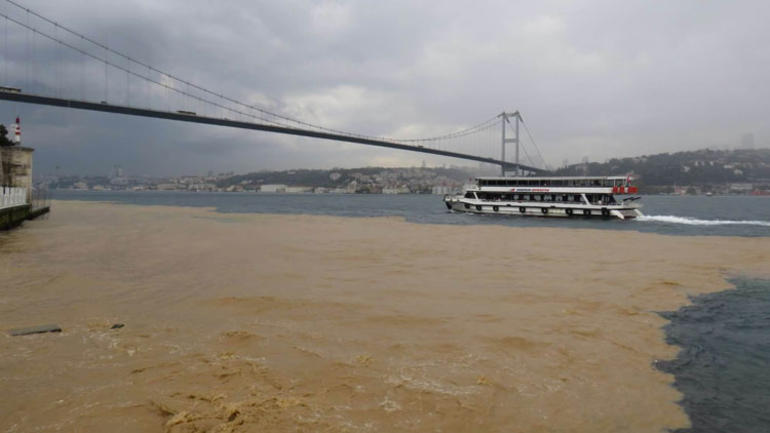 İSTANBUL BOĞAZI ÇAMUR