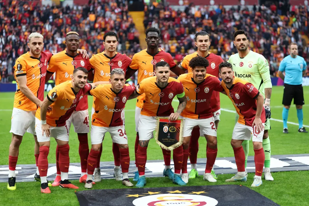 Galatasaray'da hedef Beşiktaş'ı yenerek hem liderliği sürdürmek hem de Süper Kupa rövanşını almak.