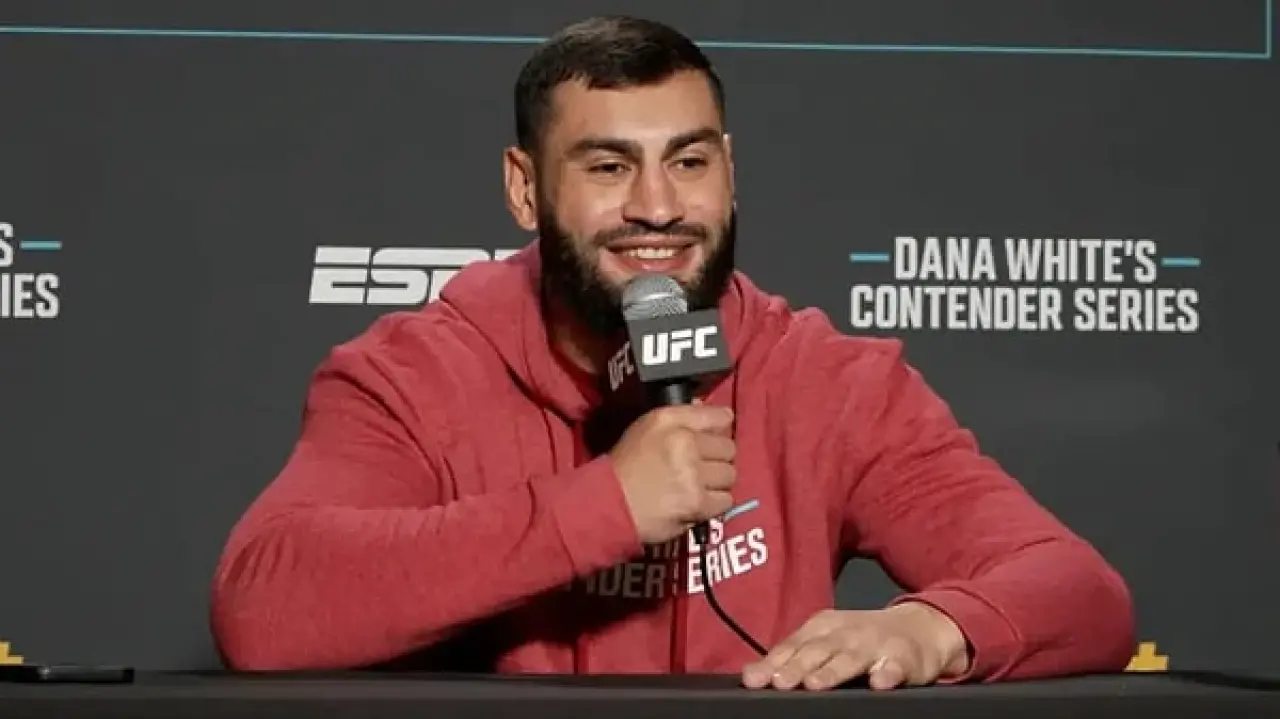 İbo Aslan'ın UFC'deki İlk Maçı Ne Zaman ve Kiminleydi?