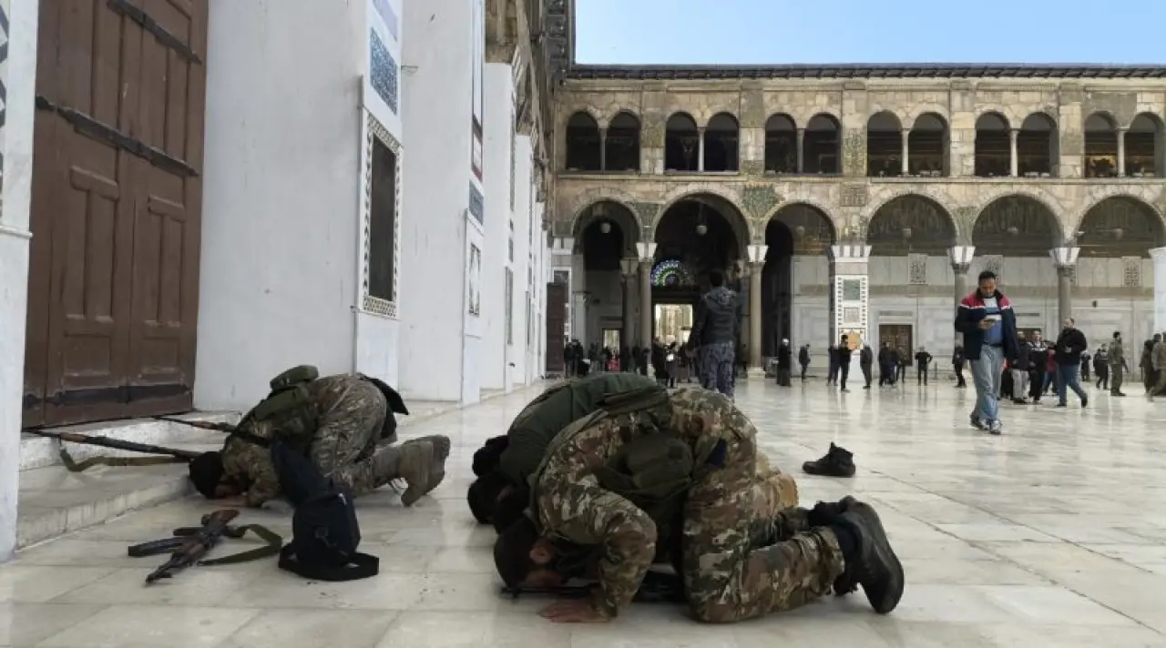 Emevi Camii önemi namaz kılmanın önemi