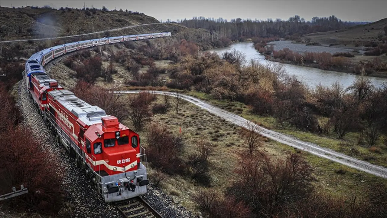 Turistik Doğu Ekspresi Kovid-19 arasının ardından ilk misafirlerini ağırladı